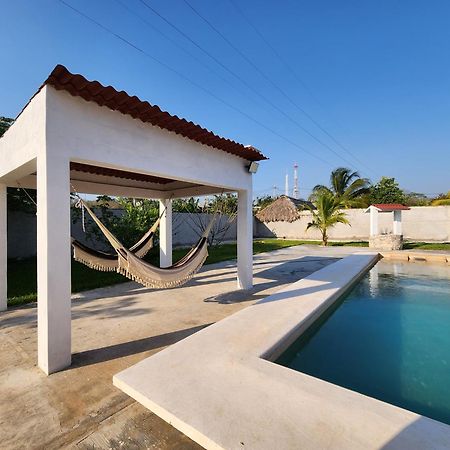 Pergola'S Road House Villa Campeche Bagian luar foto